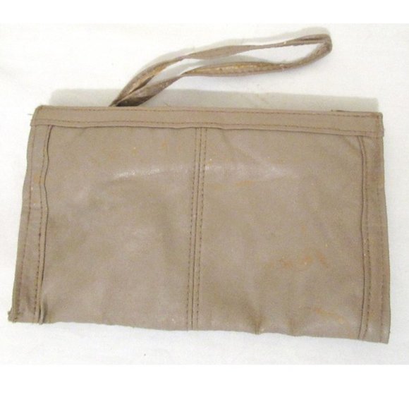 Handy 3-pocket clutch - Picture 1 of 3